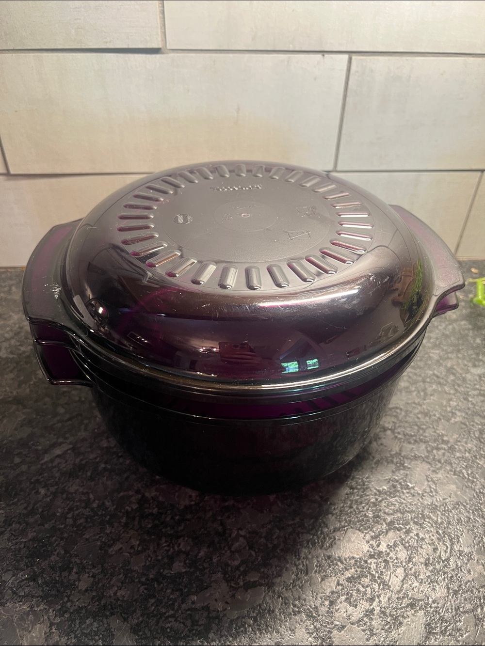 Tupperware Microwave Purple Covered Steamer Bowl. Exc condition.